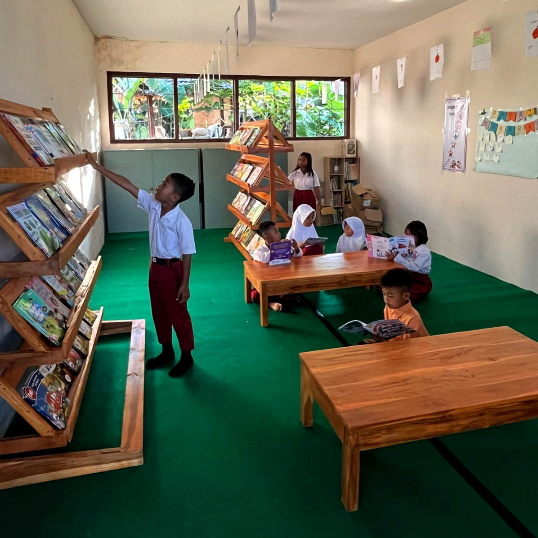 library-gili-asahan.jpg